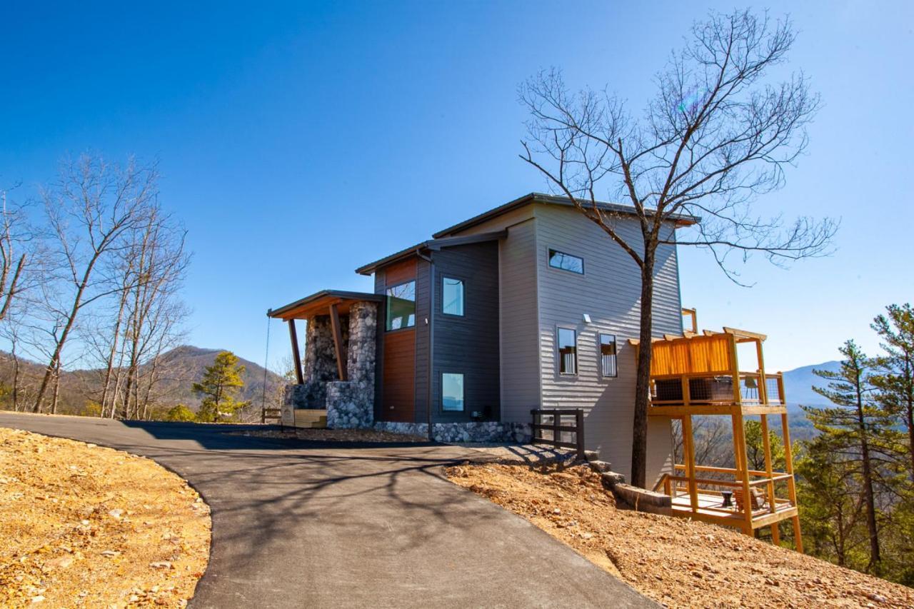 3 Pines Lodges Luxury Mountain View Hot Tub Севьервилл Экстерьер фото