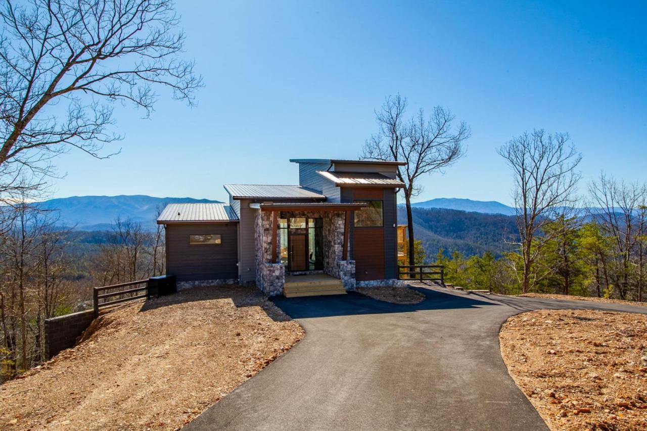 3 Pines Lodges Luxury Mountain View Hot Tub Севьервилл Экстерьер фото